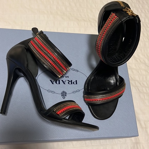Alexander McQueen Heels 38.5 - Picture 3 of 8